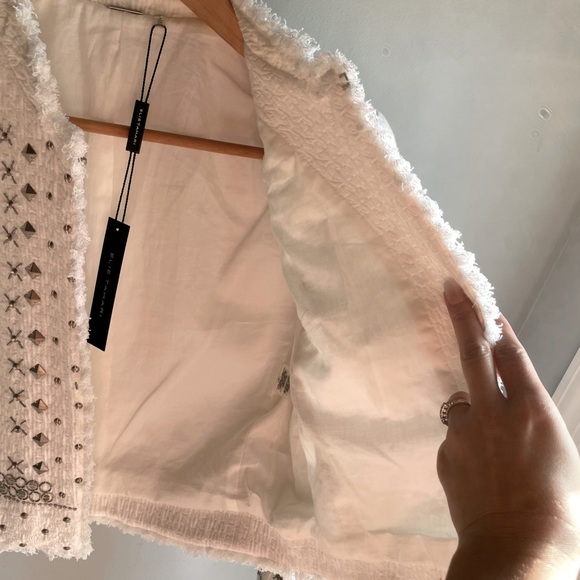 NWT Elie Tahari White Doris Embellished Jacket Suit
Size: S - Picture 11 of 16